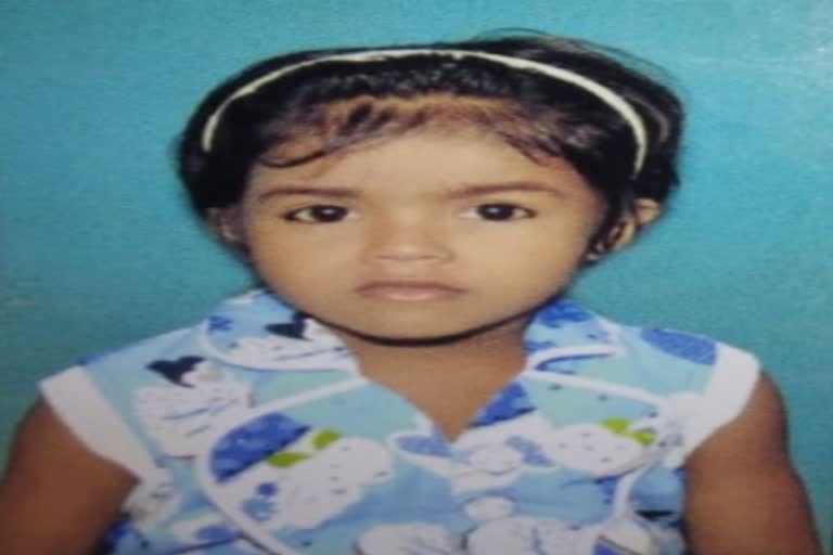 girl-died-due-to-falling-of-visor-in-dhanbad