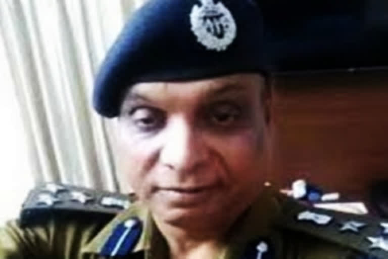 Absconding UP IPS officer surrenders in court, sent to jail