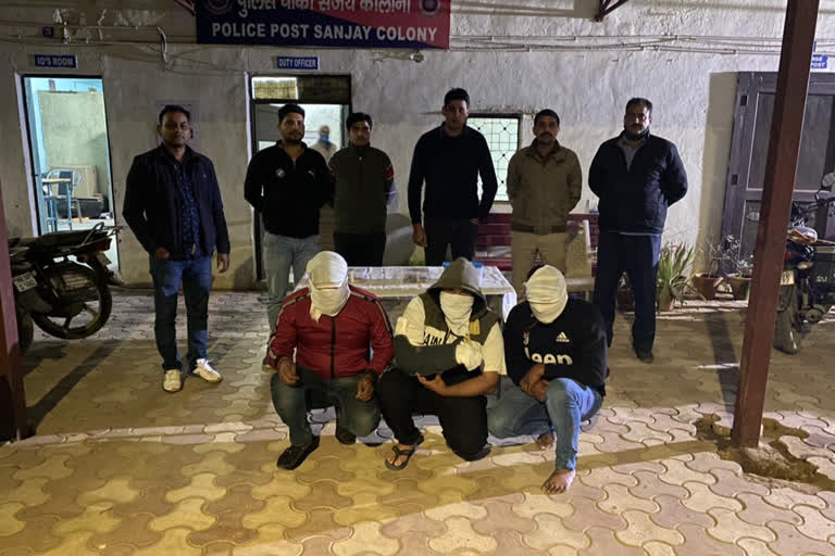 Three accused arrested in robbery case in Delhi