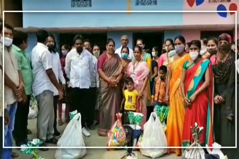 Mulugu MLA Seethakka provided  necessities to the private teachers who lost their jobs