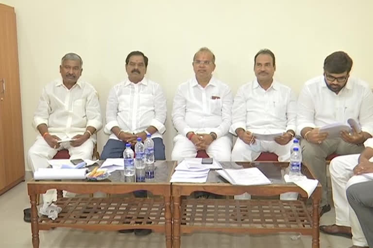 minister peddireddy meeting with ycp mlas at tirupati