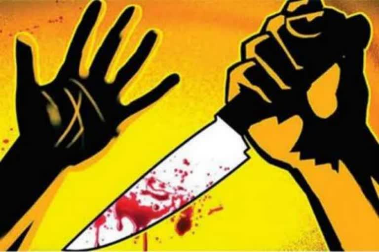 நெற்குன்றம் பெரியார் காய்க்கறி சந்தை  The man who stabbed the worker and escaped was handed over to the police  தொழிலாளியை கத்தியால் வெட்டி தப்பமுயன்றவர் போலீஸில் ஒப்படைப்பு  சென்னை குற்றச் செய்திகள்  Nerkunram Periyar Vegetable Market  Chennai Crime News