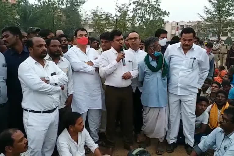 minister appalaraju speaking with student relatives at chilakapalem