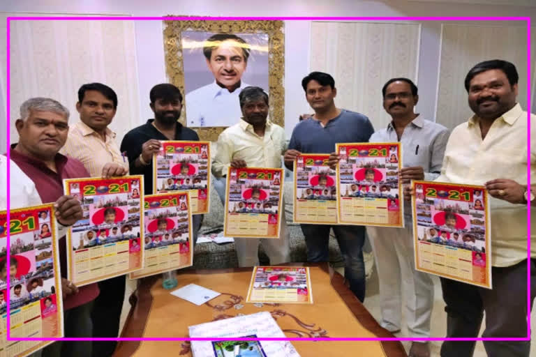 Padmarao Gowda unveils New Year calendar