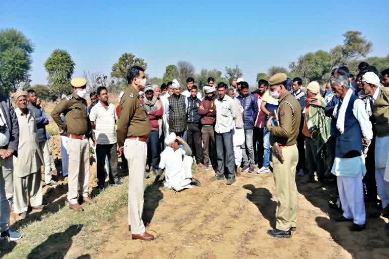 झोपड़ी में मिला शव  खंडेला की खबर  सीकर की खबर  News of Sikar  Khandela news  Dead body found in a hut