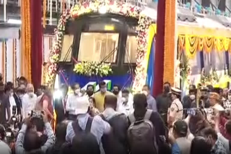 Uddhav Thackeray inaugurates the first driverless metro in Mumbai