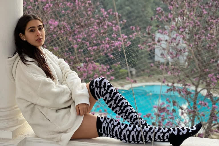 Sara Ali Khan shares a dash of 'sweater days and winter haze'