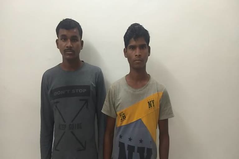 2 naxalites arrested for planting ied