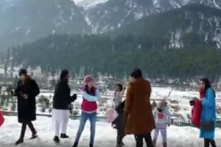 WATCH: Kashmir's Pahalgam again abuzz with tourists