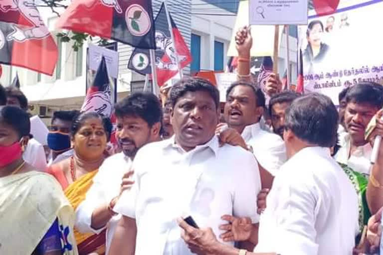 Protest infront of AIADMK headquarters in chennai