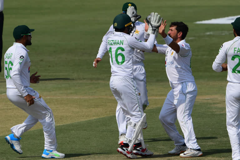 Pak wins by 7 wickets in 1st test against SA