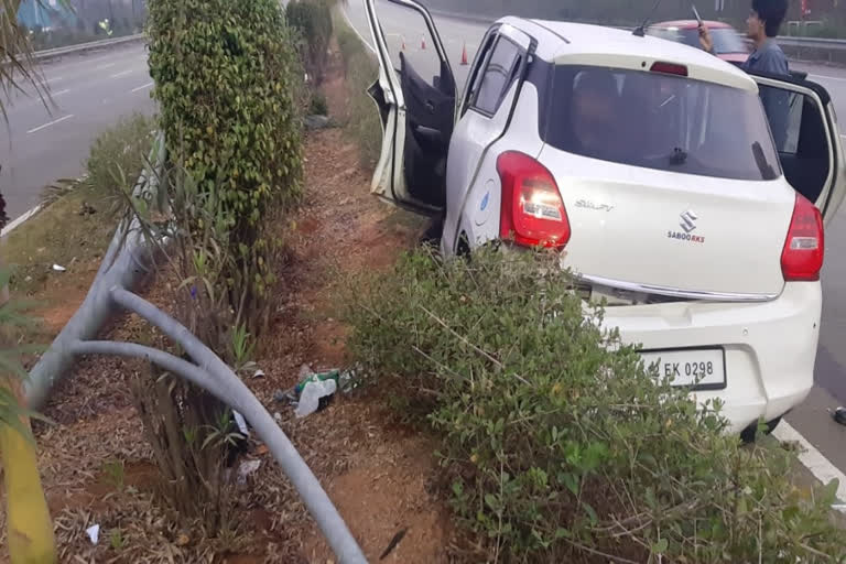 The car collided with a pole at Shamshabad Rallaguda