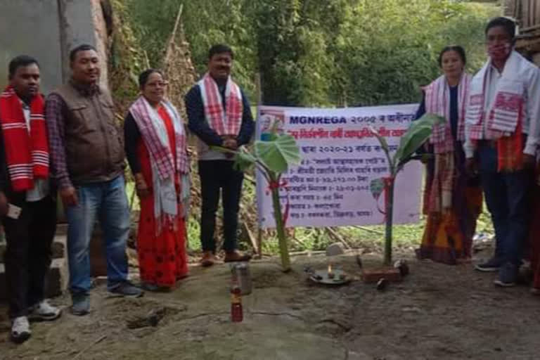 মৰাণত'স্ব-নিৰ্ভৰ নাৰী-আত্মনিৰ্ভৰ অসম' আঁচনিৰ শুভাৰম্ভ চক্ৰধৰ গগৈৰ