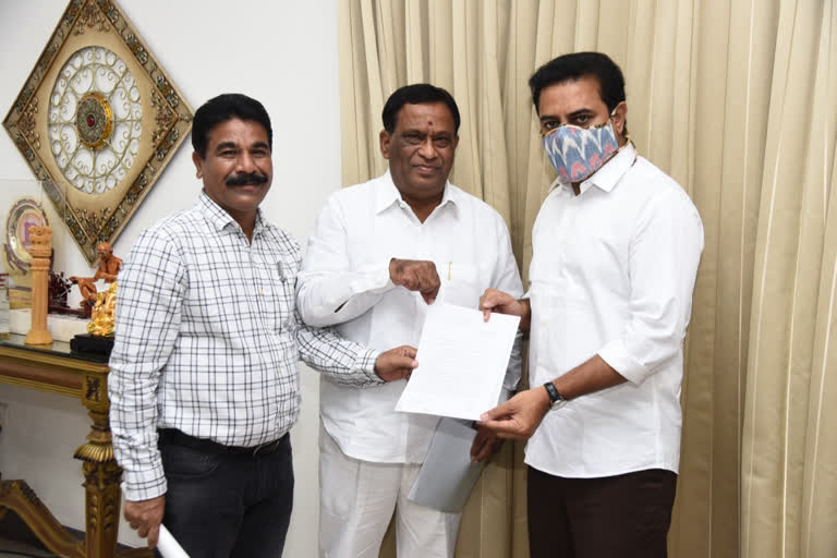 Venkateswara reddy and lakshmikanth rathod Meet Minster KTR on ou sports facilities