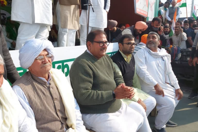 Abhay Chautala arrives at Ghazipur border in support of farmer movement