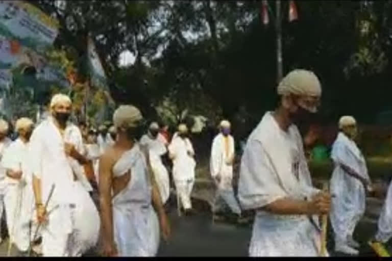 Congress takes out 'Ahinsa March' on Bapu's death anniversary