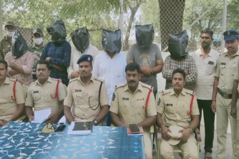 poli arrested six in murder case in guntur district