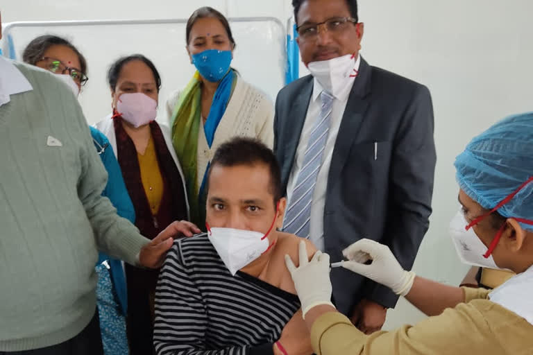 Corona vaccination in Rajasthan,  Rajasthan Health Workers Corona Vaccine,  Rajasthan vaccinations start,  Rajasthan Corona Awareness,  Vaccination Centers Jaipur,  Rajasthan Corona vaccine's first dose,  Corona vaccination figures