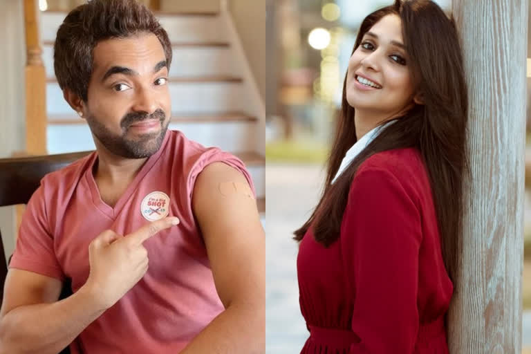 Gregory and Nyla Usha received covid vaccine  കൊവിഡ് വാക്‌സിന്‍ സ്വീകരിച്ച് ഗ്രിഗറിയും നൈല ഉഷയും  ഗ്രിഗറിയും നൈല ഉഷയും  മലയാള സിനിമ വാര്‍ത്തകള്‍  നൈല ഉഷ സിനിമകള്‍  ജേക്കബ് ഗ്രിഗറി  Gregory and Nyla Usha  Nyla Usha received covid vaccine  Gregory received covid vaccine