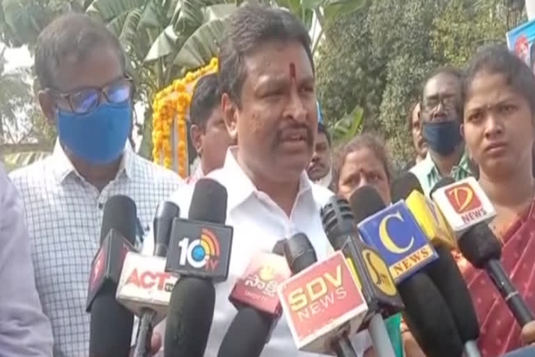 vellampalli comments on nimmagadda in vijayawada