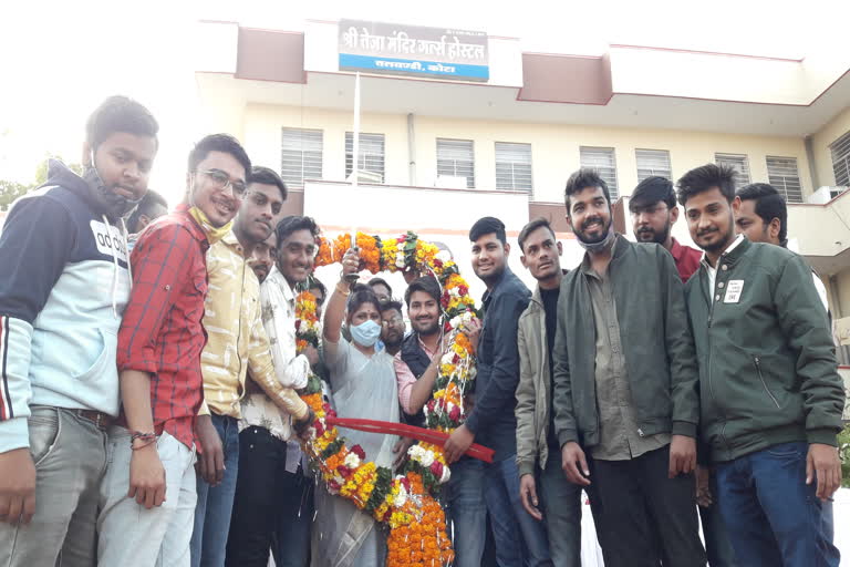 Rakhi Gautam was honored by the supporters, कोटा की खबर