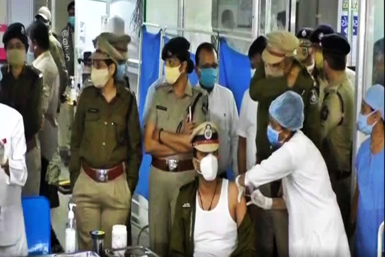 Collectors, senior cops take COVID-19 vaccine shots in Gujarat