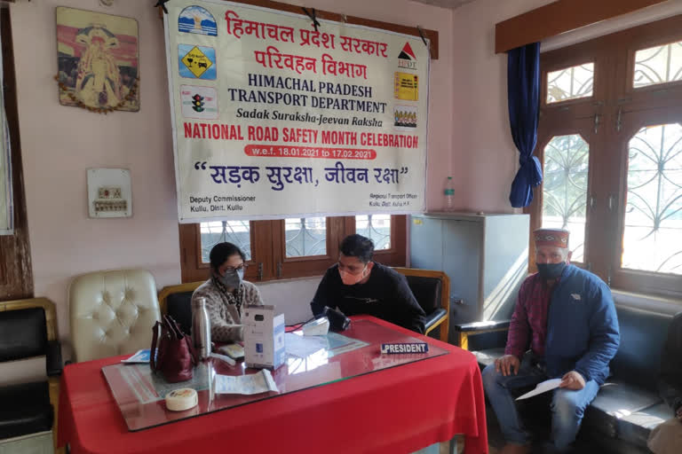 Eye check-up camp for taxi-auto drivers organized in Kullu