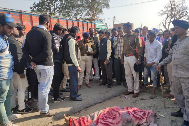 Unknown vehicle crushed women crossing the road