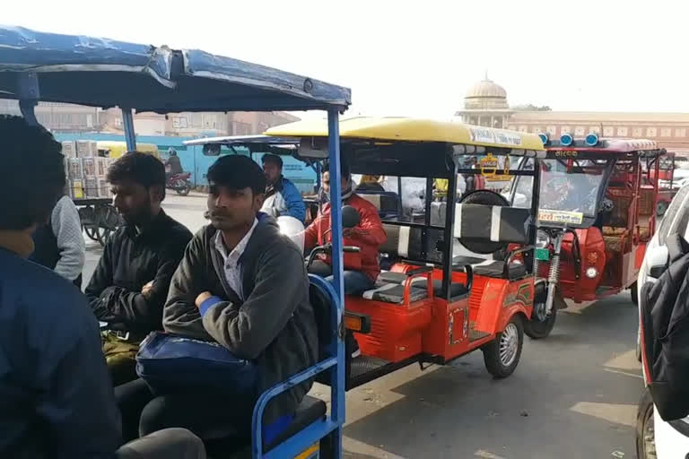 जयपुर में ई-रिक्शा से आमजन परेशान, Increasing e-rickshaws in Jaipur people worried