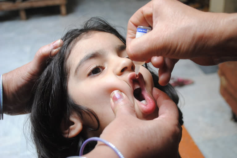 given polio drops in Alappuzha  പൾസ് പോളിയോ ഇമ്മ്യൂണൈസേഷൻ  Pulse polio in Alappuzha  ആലപ്പുഴയിൽ 93.13 ശതമാനം കുട്ടികൾക്ക് തുള്ളിമരുന്ന് നൽകി