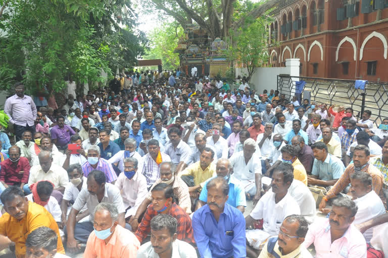 employees protest in chennai