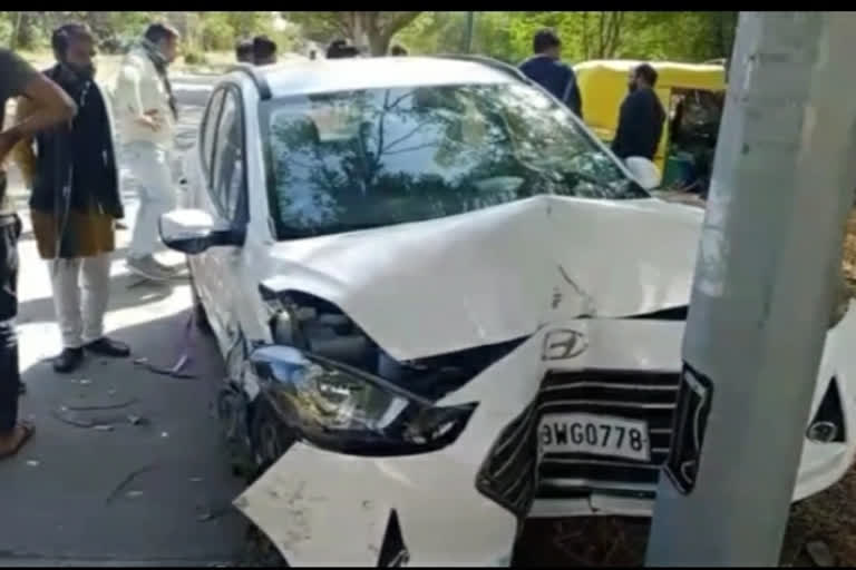 Accident of car of assistant commissioner