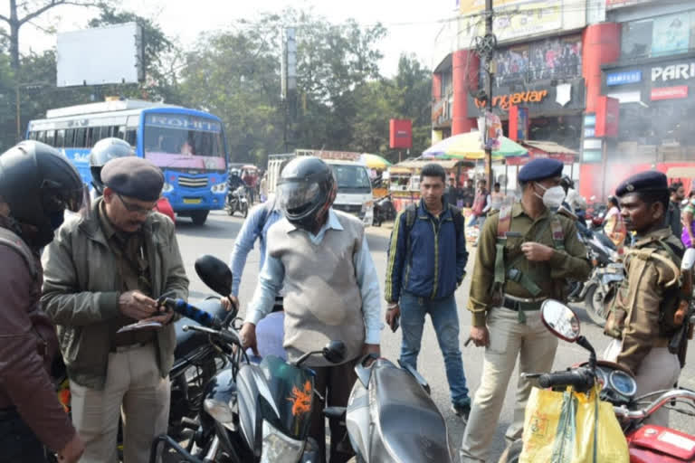 Vehicle check operation carried out in Dhanbad