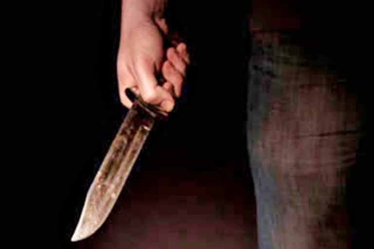 son-stabbed-father-in-knife-at-hubli