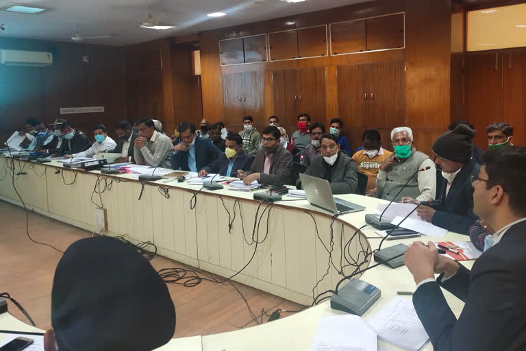 Review meeting of revenue officials, करौली की ताजा हिंदी खबरें