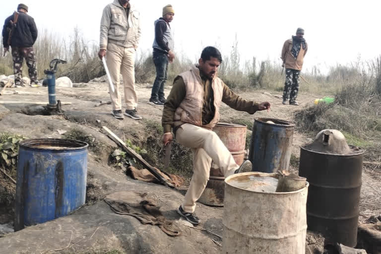 liquor furnaces demolished in Gopalganj