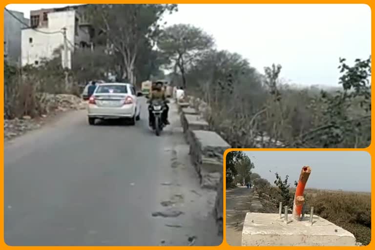 Work on street lights started on Wazirabad Pusta Road in Delhi