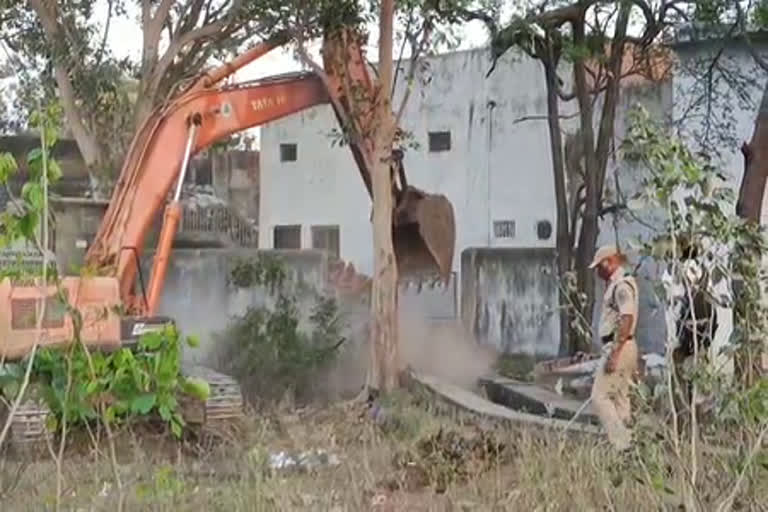 road extension work at yadagirigutta in yadadri bhuvanagiri district