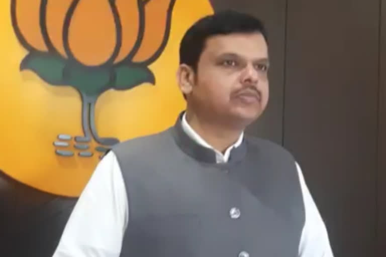 shivsena should not try to make drama of rallies  said devendra fadnavis