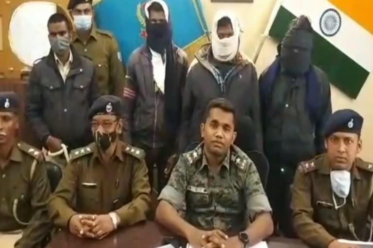 police arrested three accused in loot case in dhanbad