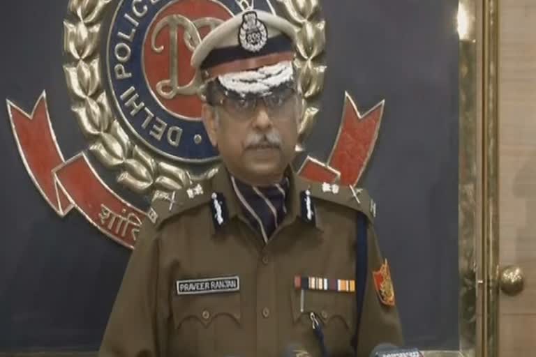 26 जनवरी की हिंसा को लेकर दिल्ली पुलिस पहले से ही सोशल मीडिया की मॉनिटरिंग कर रही थी.