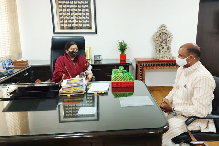 MP CP Joshi meets Union Minister, MP CP Joshi meets Minister Smriti Irani,  Chittor-Bhilwara Textile Park