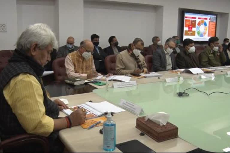 L-G Sinha chairs meeting of Administrative Secretaries, experts on Smart City Projects