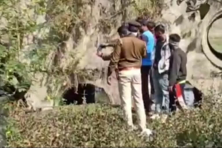 Dead body of youth found in Dhanbad