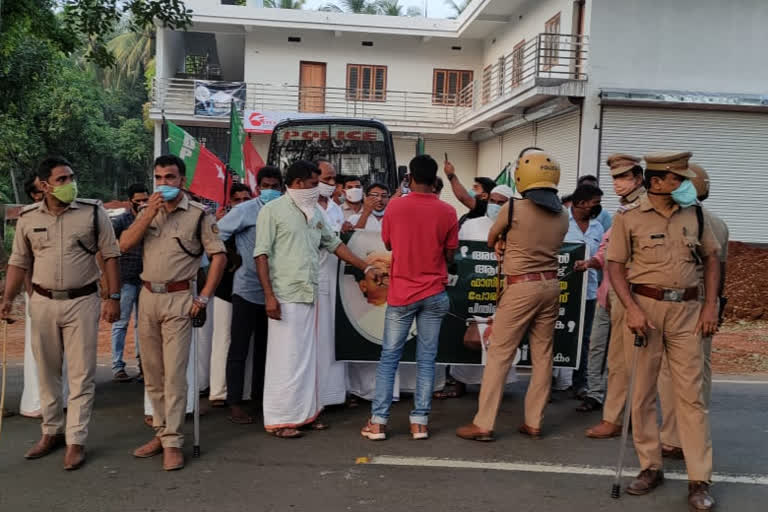 sdpi protest against pk kunjalikutty  pk kunjalikutty news  sdpi march  മലപ്പുറം  എസ്‌ഡിപിഐ മാര്‍ച്ച്  പികെ കുഞ്ഞാലിക്കുട്ടി