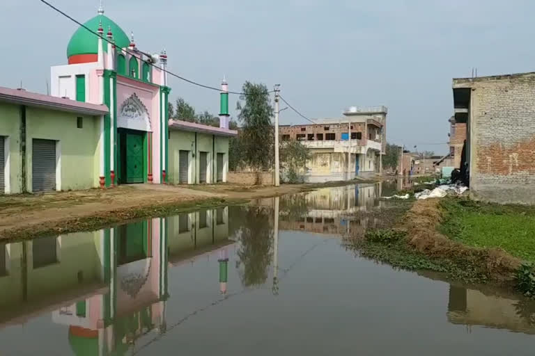 people are worried due to lack of drainage in moradabad uttar pradesh