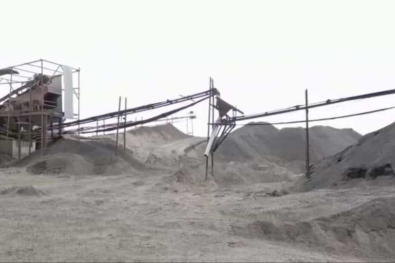 12-stone-crusher-licenses-revoked-two-sand-mines-lease-also-canceled-in-chhidwara
