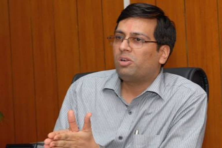 संभागीय आयुक्त समित शर्मा की मानवता, Divisional Commissioner Samit Sharma