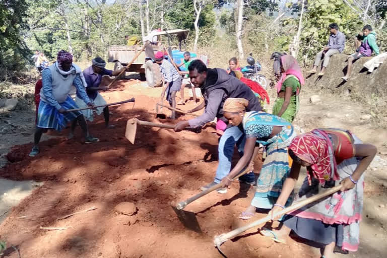 villagers repaired long road with a donation in latehar