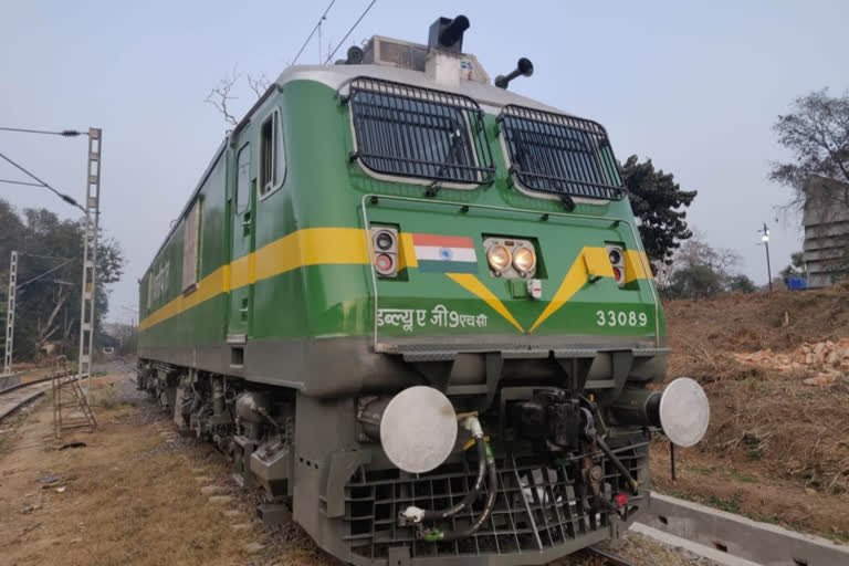 Chireka dedicates 300th rail engine to the country